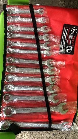 Combination ratchet spanner set, 12 piece, 8 to 22 mm, roll pouch