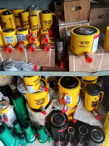 Enerpac single-acting hydraulic cylinders, 10 to 200 t