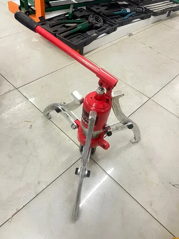 Hydraulic gear and bearing puller, three-jaw, cased