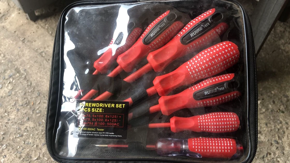 Insulated screwdriver set, 7 piece, with mains voltage tester, zip case