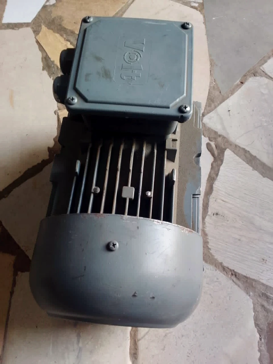 Volt three-phase induction motor, 5.5 kW, 2 pole, IMB34, IE2